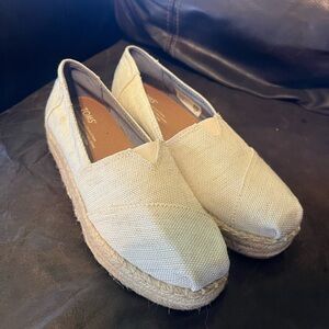 TOMS sz 6.5 NEW Valencia Espadrille Slip-On platform
